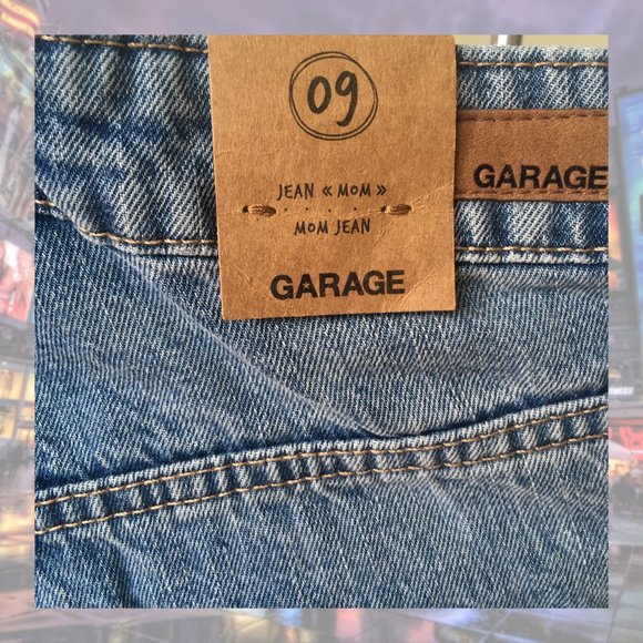 Garage High Rise Mom Jeans Distressed - Picture 4 of 6